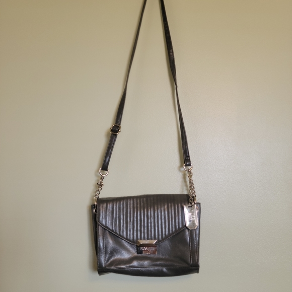 Small hand bad w/ strap - Picture 1 of 2